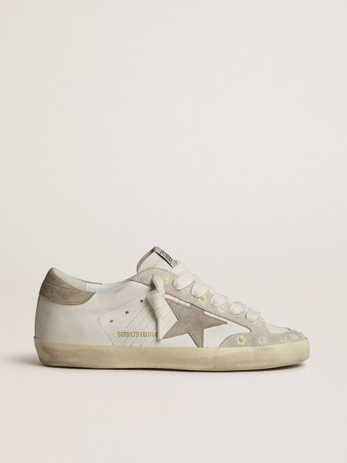 GGDB - Super-Star LTD pour femme avec étoile et contrefort en cuir velours beige et broderies florales